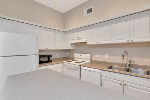 Condo in Tampa, Florida, 1 bedroom  № 1873121 - photo 9