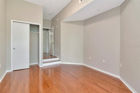 Condo in Tampa, Florida, 1 bedroom  № 1873121 - photo 25