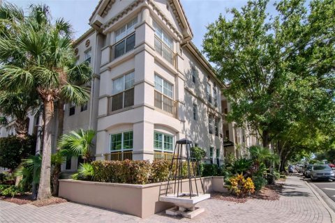 Condo in Tampa, Florida, 1 bedroom  № 1873121 - photo 2