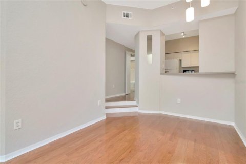 Condo in Tampa, Florida, 1 bedroom  № 1873121 - photo 19