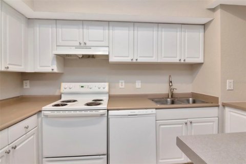 Condo in Tampa, Florida, 1 bedroom  № 1873121 - photo 7