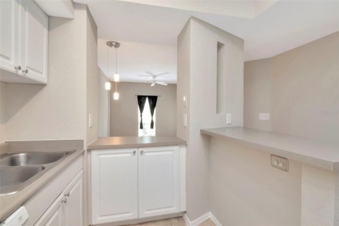 Condo in Tampa, Florida, 1 bedroom  № 1873121 - photo 10