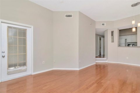 Condo in Tampa, Florida, 1 bedroom  № 1873121 - photo 18