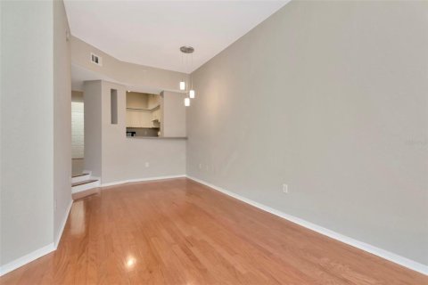 Condo in Tampa, Florida, 1 bedroom  № 1873121 - photo 16