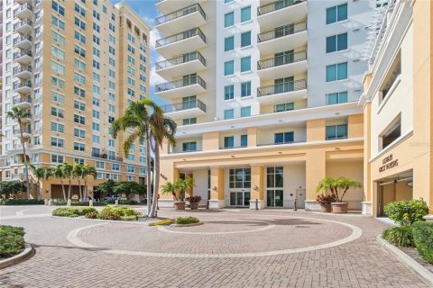 Copropriété à vendre à Sarasota, Floride: 2 chambres, 122.91 m2 № 2214716 - photo 4