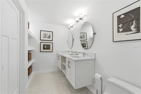 Copropriété à vendre à Sarasota, Floride: 2 chambres, 122.91 m2 № 2214716 - photo 27