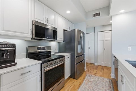 Copropriété à vendre à Sarasota, Floride: 2 chambres, 122.91 m2 № 2214716 - photo 17