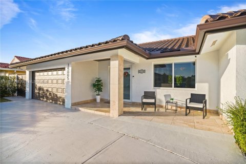 Casa en venta en Miami, Florida, 4 dormitorios, 202.16 m2 № 2007609 - foto 10