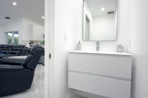 Casa en venta en Miami, Florida, 4 dormitorios, 202.16 m2 № 2007609 - foto 25