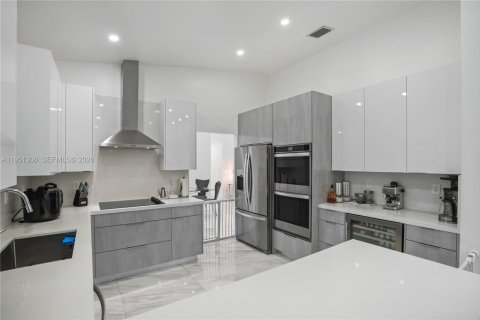 Casa en venta en Miami, Florida, 4 dormitorios, 202.16 m2 № 2007609 - foto 23