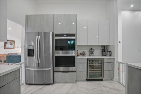 Casa en venta en Miami, Florida, 4 dormitorios, 202.16 m2 № 2007609 - foto 24