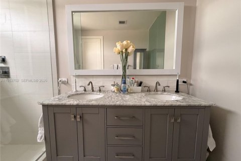 Touwnhouse à louer à Doral, Floride: 3 chambres, 177.26 m2 № 2024117 - photo 29