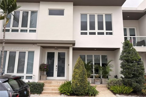 Touwnhouse à louer à Doral, Floride: 3 chambres, 177.26 m2 № 2024117 - photo 2