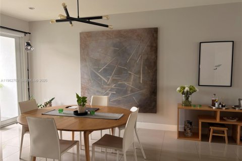 Touwnhouse à louer à Doral, Floride: 3 chambres, 177.26 m2 № 2024117 - photo 6