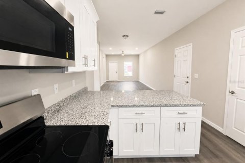 House in Tampa, Florida 3 bedrooms, 116.22 sq.m. № 2113607 - photo 7