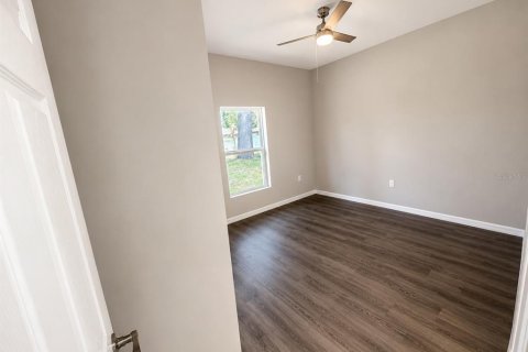 House in Tampa, Florida 3 bedrooms, 116.22 sq.m. № 2113607 - photo 11