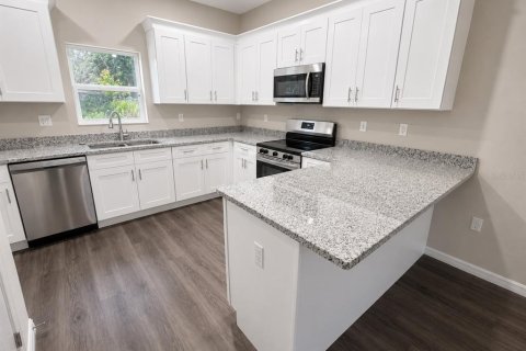 House in Tampa, Florida 3 bedrooms, 116.22 sq.m. № 2113607 - photo 6