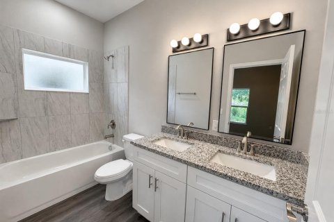 House in Tampa, Florida 3 bedrooms, 116.22 sq.m. № 2113607 - photo 12