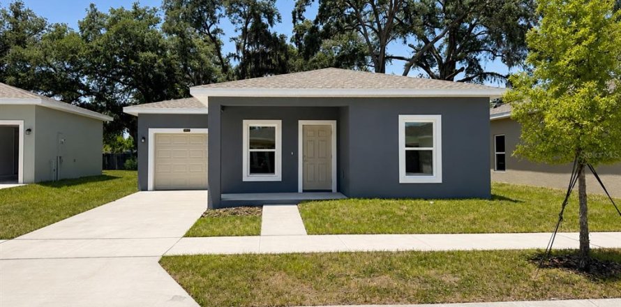 House in Tampa, Florida 3 bedrooms, 116.22 sq.m. № 2113607