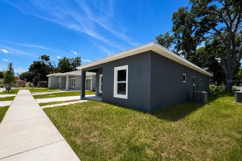 House in Tampa, Florida 3 bedrooms, 116.22 sq.m. № 2113607 - photo 3