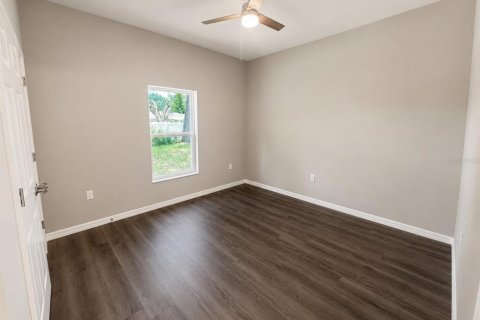 House in Tampa, Florida 3 bedrooms, 116.22 sq.m. № 2113607 - photo 14