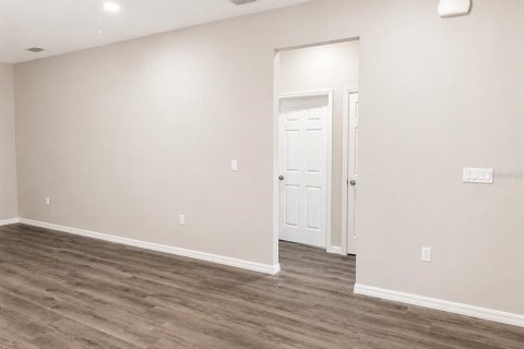 House in Tampa, Florida 3 bedrooms, 116.22 sq.m. № 2113607 - photo 13