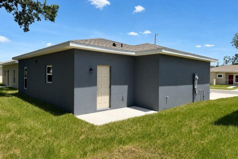 House in Tampa, Florida 3 bedrooms, 116.22 sq.m. № 2113607 - photo 22