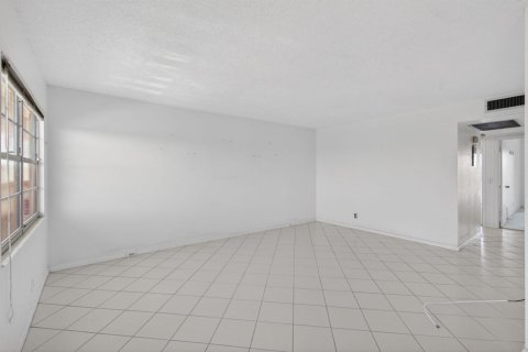 Купить кондоминиум в Бока-Ратон, Флорида 5 комнат, 79.99м2, № 2084771 - фото 13