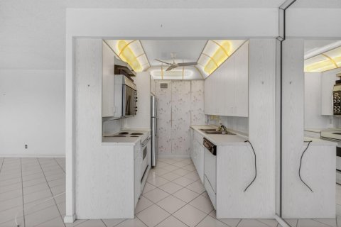 Купить кондоминиум в Бока-Ратон, Флорида 5 комнат, 79.99м2, № 2084771 - фото 17