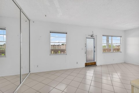 Купить кондоминиум в Бока-Ратон, Флорида 5 комнат, 79.99м2, № 2084771 - фото 11