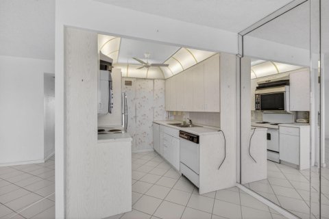 Купить кондоминиум в Бока-Ратон, Флорида 5 комнат, 79.99м2, № 2084771 - фото 16