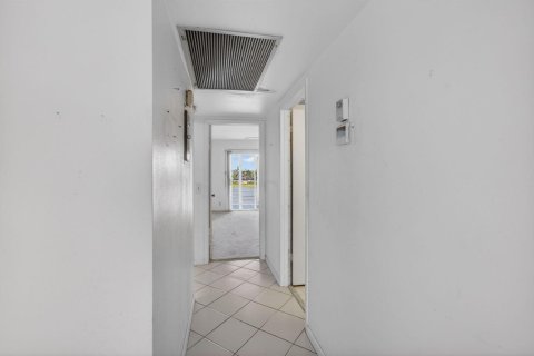 Купить кондоминиум в Бока-Ратон, Флорида 5 комнат, 79.99м2, № 2084771 - фото 22
