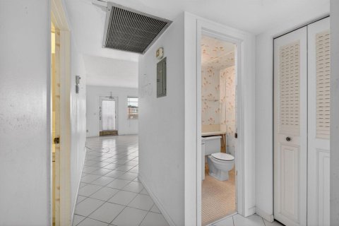 Купить кондоминиум в Бока-Ратон, Флорида 5 комнат, 79.99м2, № 2084771 - фото 28