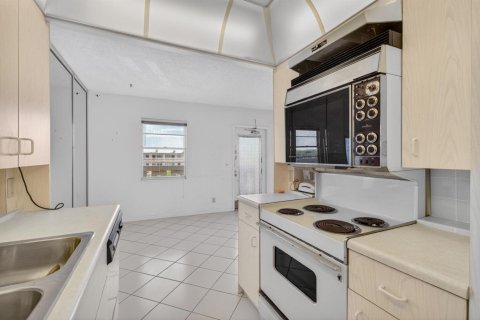 Купить кондоминиум в Бока-Ратон, Флорида 5 комнат, 79.99м2, № 2084771 - фото 21