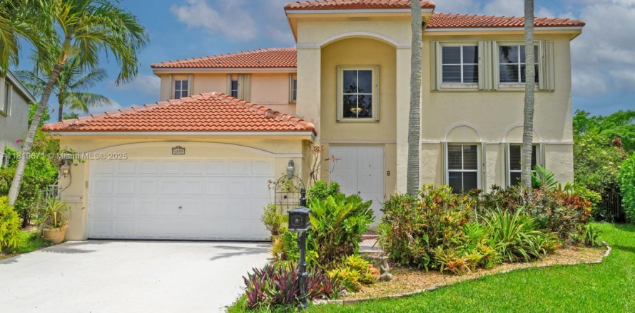 Casa en Weston, Florida 5 dormitorios, 259.48 m2 № 1937103
