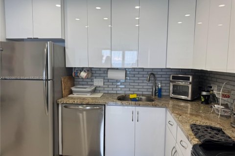 Снять в аренду кондоминиум в Холливуд, Флорида 1 спальня, 91.04м2, № 1946048 - фото 4