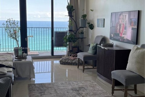 Снять в аренду кондоминиум в Холливуд, Флорида 1 спальня, 91.04м2, № 1946048 - фото 12