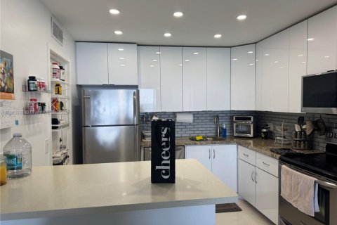 Снять в аренду кондоминиум в Холливуд, Флорида 1 спальня, 91.04м2, № 1946048 - фото 5