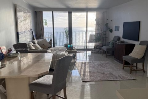 Снять в аренду кондоминиум в Холливуд, Флорида 1 спальня, 91.04м2, № 1946048 - фото 24