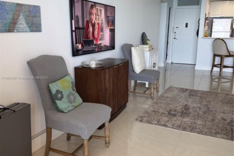 Снять в аренду кондоминиум в Холливуд, Флорида 1 спальня, 91.04м2, № 1946048 - фото 17