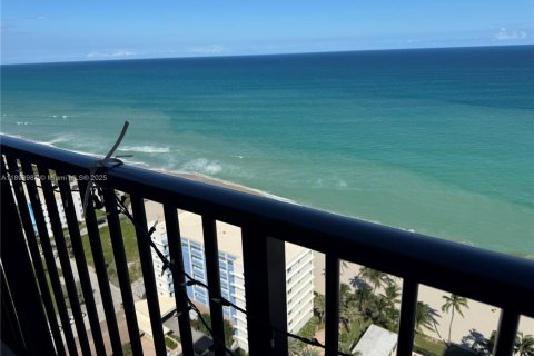 Снять в аренду кондоминиум в Холливуд, Флорида 1 спальня, 91.04м2, № 1946048 - фото 18