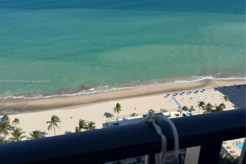 Снять в аренду кондоминиум в Холливуд, Флорида 1 спальня, 91.04м2, № 1946048 - фото 6