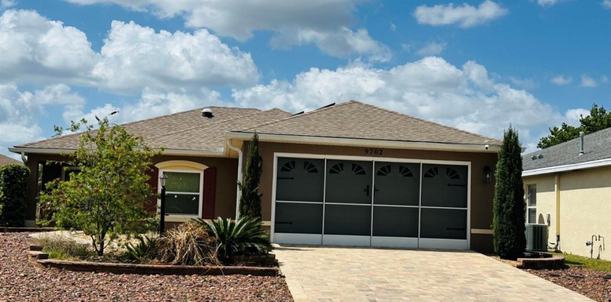 House in Ocala, Florida 2 bedrooms, 139.35 sq.m. № 2146440