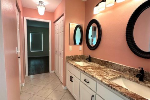 House in Ocala, Florida 2 bedrooms, 139.35 sq.m. № 2146440 - photo 14
