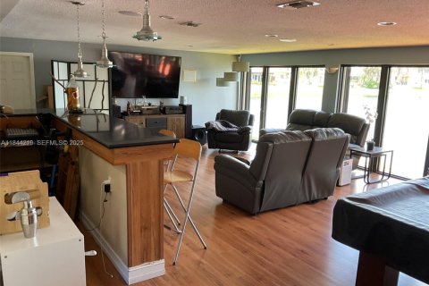 Купить виллу или дом в Хайалиа, Флорида 2 спальни, 126.07м2, № 2042313 - фото 17