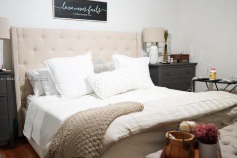 Купить виллу или дом в Хайалиа, Флорида 2 спальни, 126.07м2, № 2042313 - фото 12