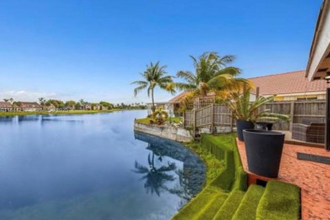 Купить виллу или дом в Хайалиа, Флорида 2 спальни, 126.07м2, № 2042313 - фото 23