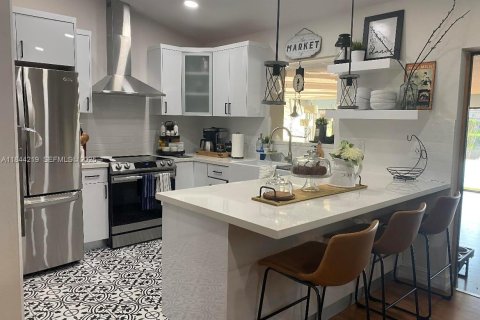 Купить виллу или дом в Хайалиа, Флорида 2 спальни, 126.07м2, № 2042313 - фото 14