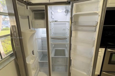 Купить кондоминиум в Бока-Ратон, Флорида 2 спальни, 104.61м2, № 1986788 - фото 11