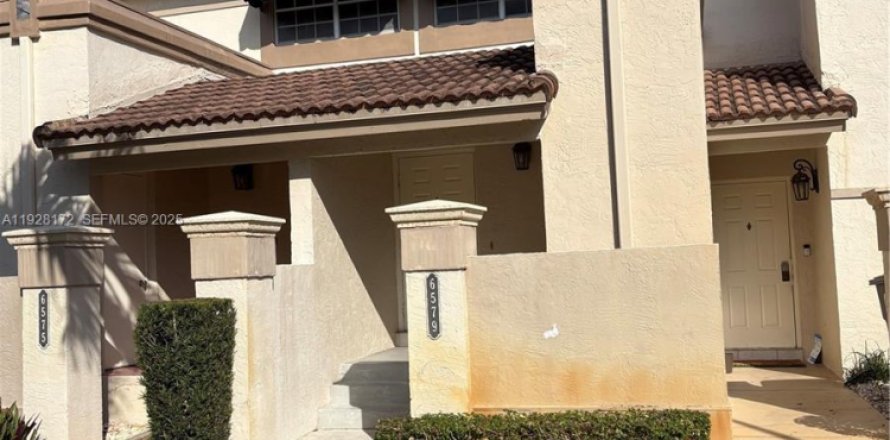 Кондоминиум с 2 спальнями в Бока-Ратон, Флорида № 1986788